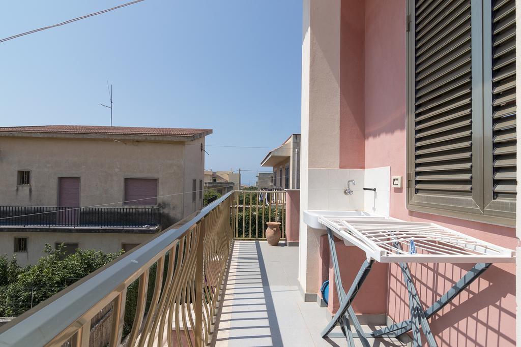 La Rosa Del Deserto Bed and Breakfast Scicli Rum bild