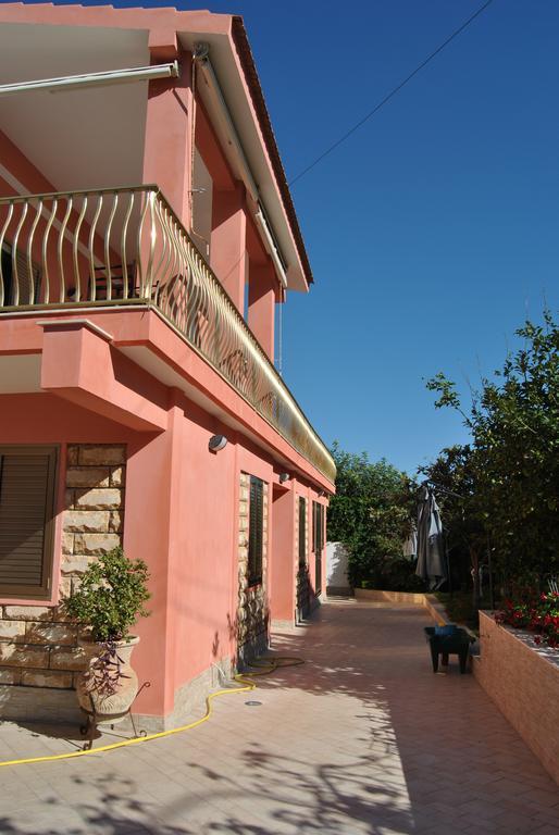 La Rosa Del Deserto Bed and Breakfast Scicli Exteriör bild
